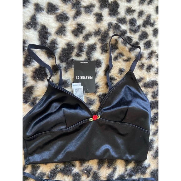 NEW! RARE! Forever 21 Black Satin with Rose Rosettes Bralette and Underwear Set - Picture 3 of 9